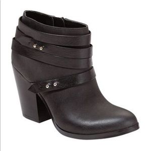 NWT Studio ISOLA Black Vegan Friendly Booties